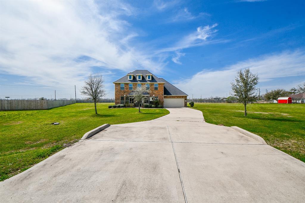 10826 Lake Thomas Drive, Needville, Texas image 3
