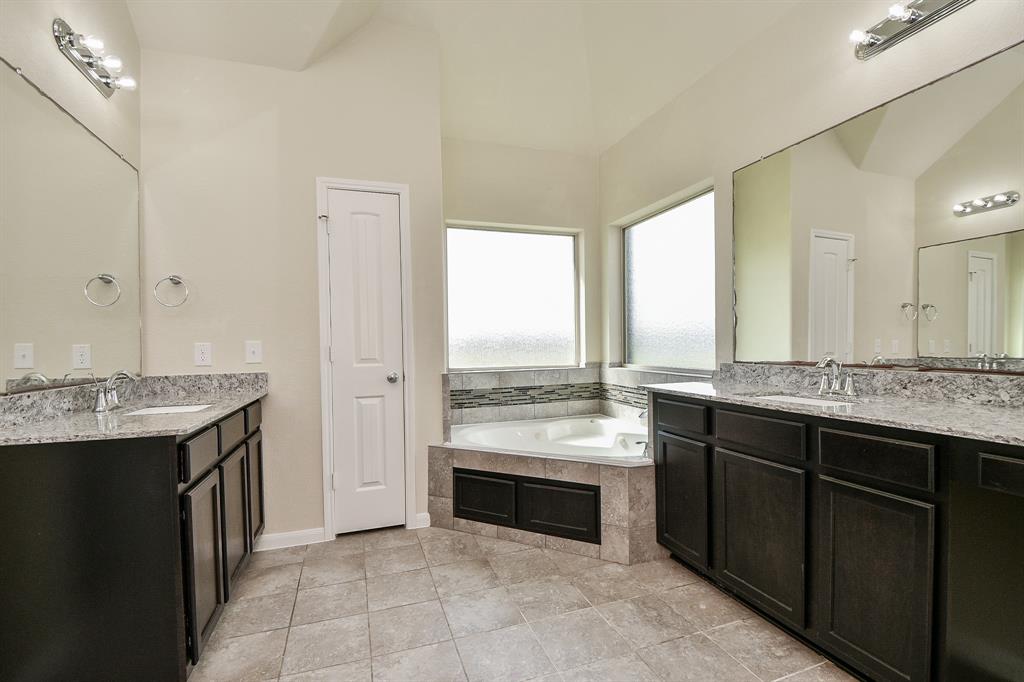10826 Lake Thomas Drive, Needville, Texas image 16