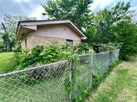 A home in Brazoria