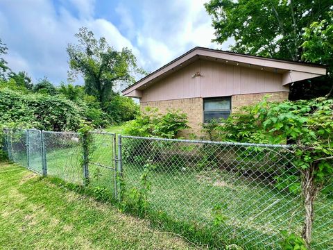 A home in Brazoria