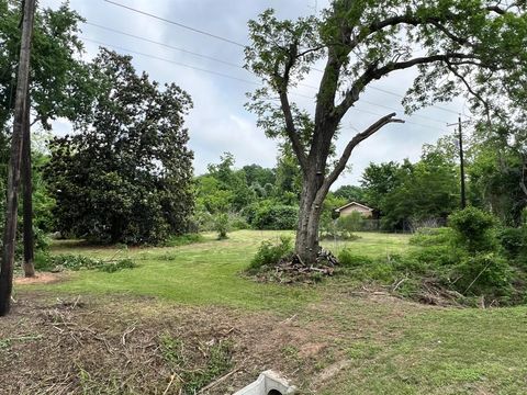 A home in Brazoria