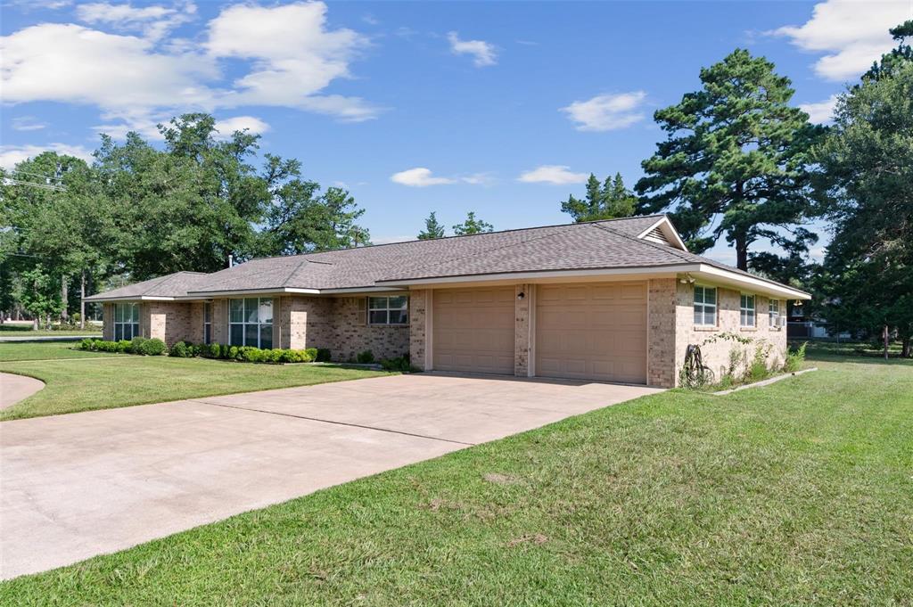 534 W Hufsmith Road, Tomball, Texas image 3