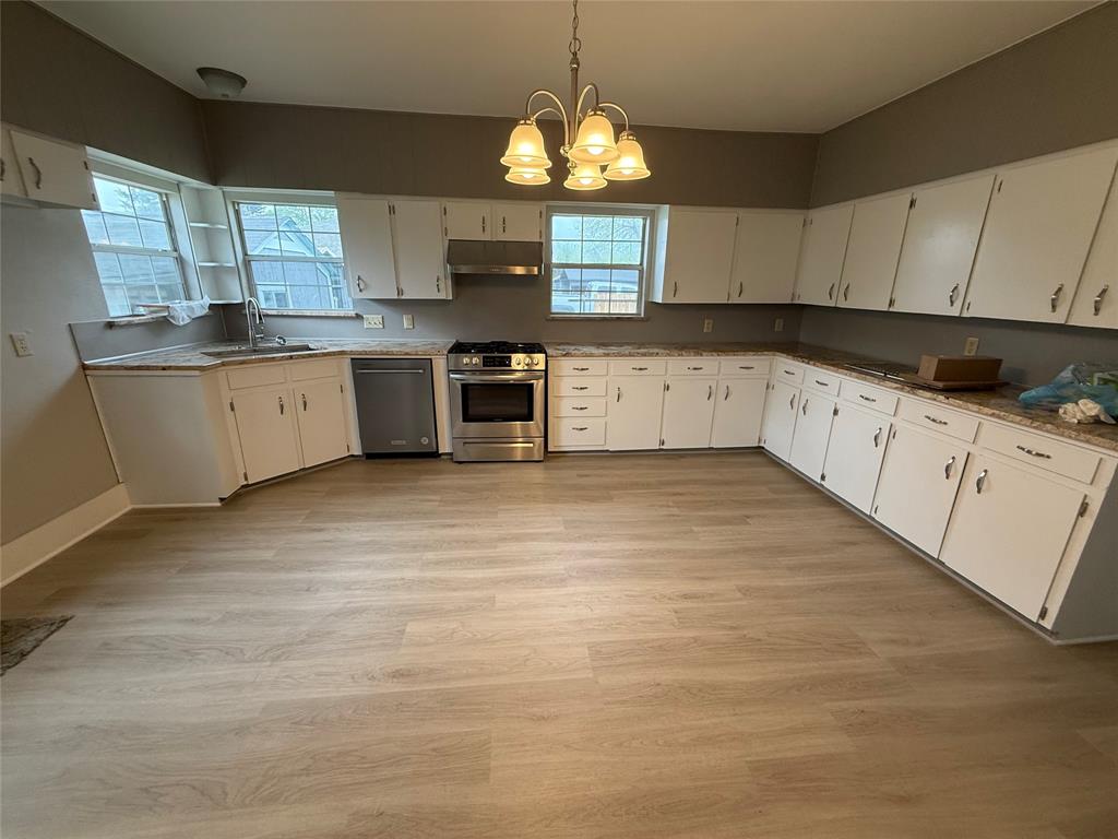 3614 Boone, Damon, Texas image 3