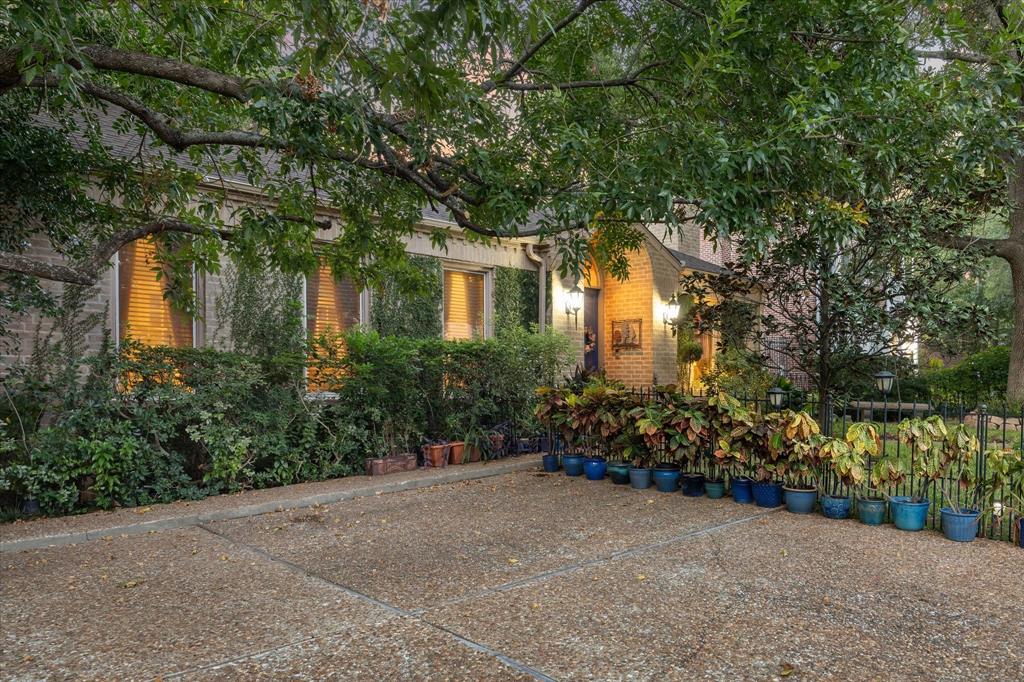 5638 Briar Drive, Houston, Texas image 3
