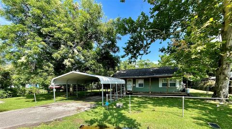 A home in Clute