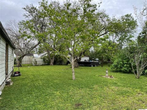 A home in Clute