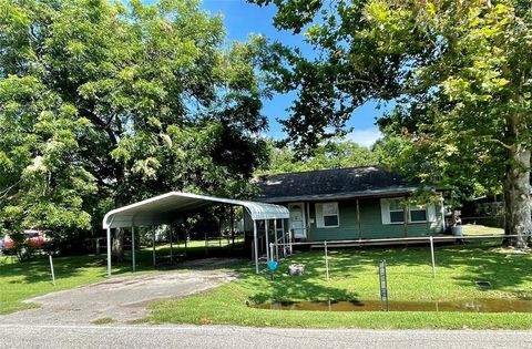 A home in Clute