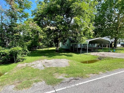 A home in Clute