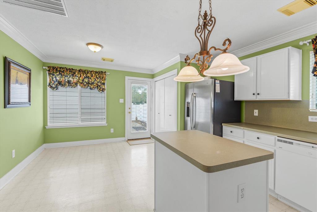 6107 Kings Oaks Lane, Humble, Texas image 11