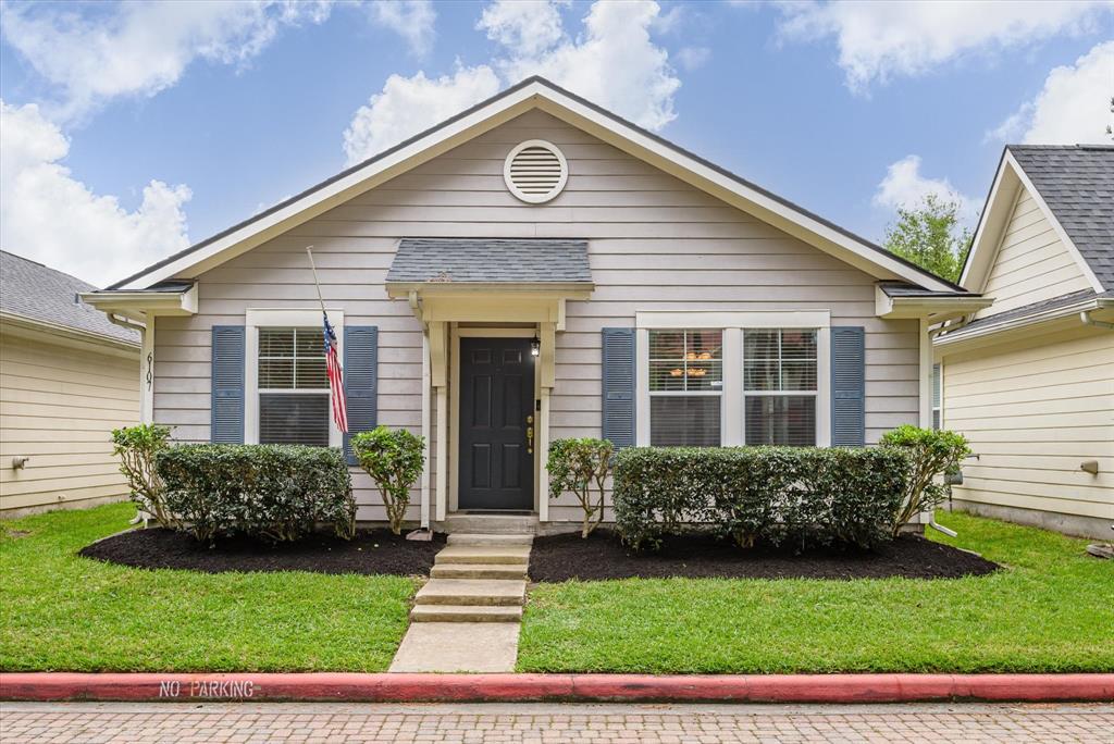 6107 Kings Oaks Lane, Humble, Texas image 1