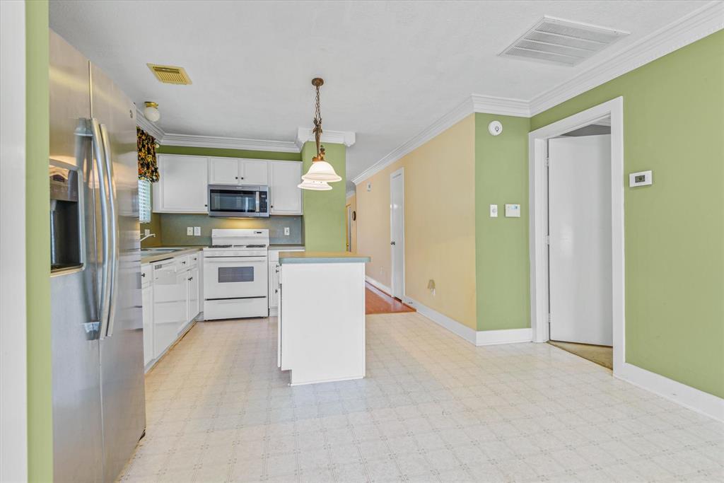 6107 Kings Oaks Lane, Humble, Texas image 14