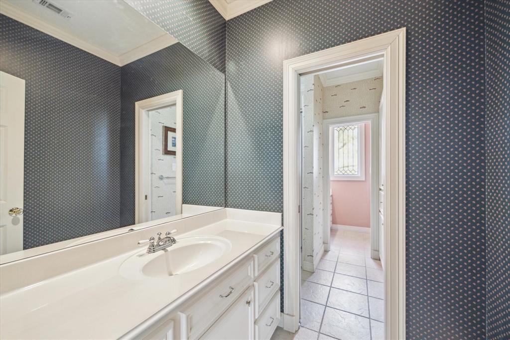 6111 Creekview Drive, Sugar Land, Texas image 27