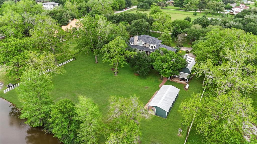6111 Creekview Drive