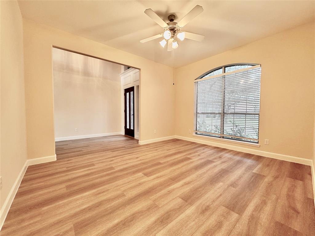 1818 Maidenhair Lane