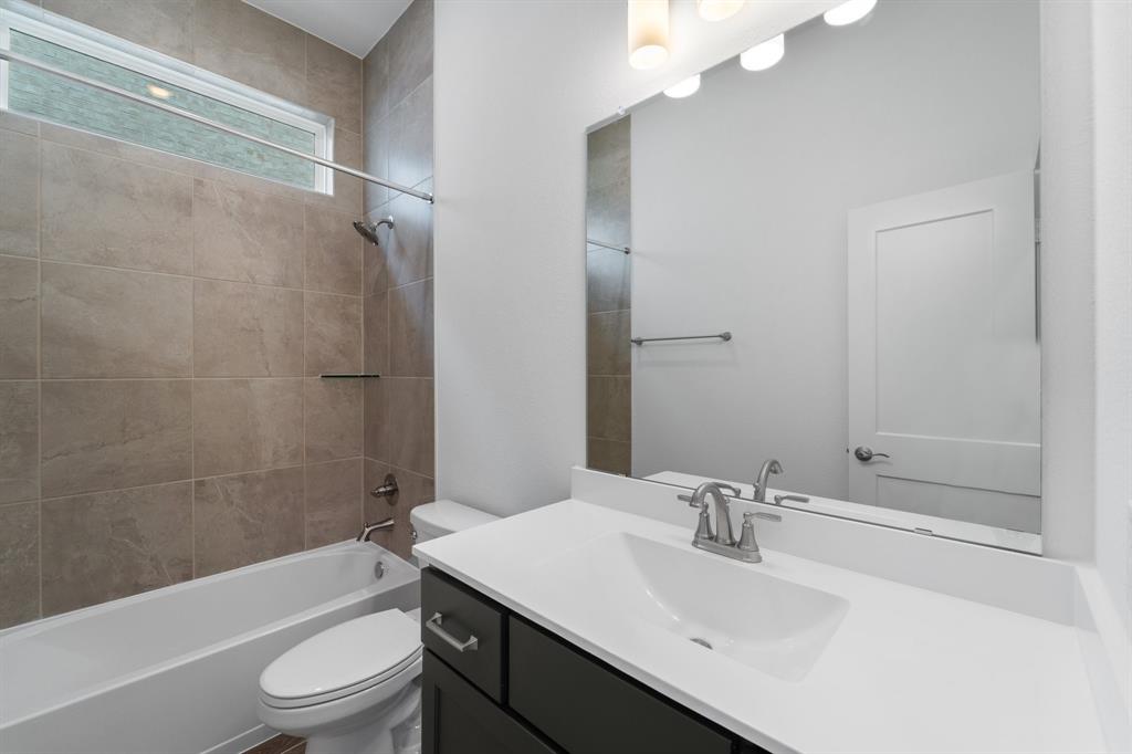 11811 South Pavillion Drive, Mont Belvieu, Texas image 21