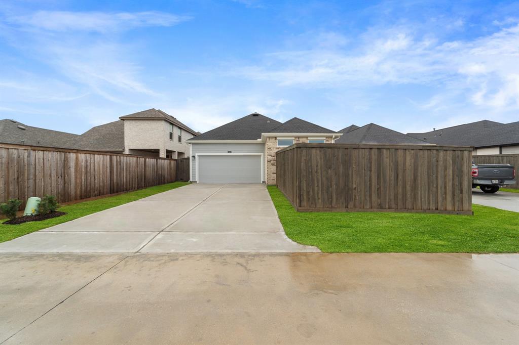 11811 South Pavillion Drive, Mont Belvieu, Texas image 28