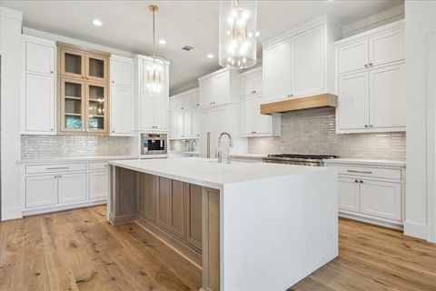 1642 Viking Drive Houston TX 77018