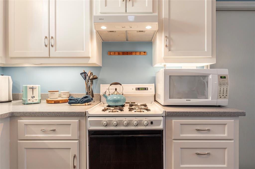 1911 35th Street, Galveston, Texas image 7