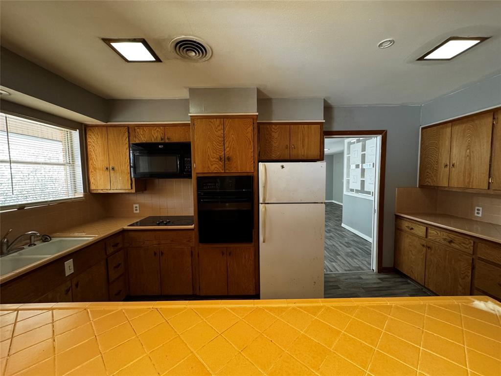 1206 Woodland Park Avenue, Jasper, Texas image 8