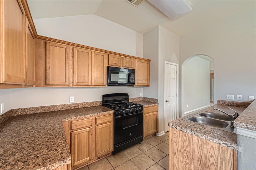 7607 Friesian Meadow Lane, Humble, Texas image 6