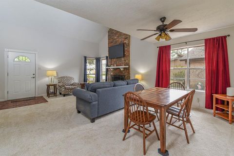 Single Family Residence in Spring TX 7114 Briarfield Drive 12.jpg