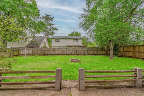 Single Family Residence in Spring TX 7114 Briarfield Drive.jpg