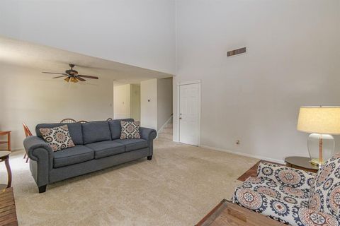 Single Family Residence in Spring TX 7114 Briarfield Drive 11.jpg