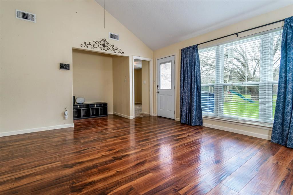 7129 Beechwood Drive, Angleton, Texas image 9