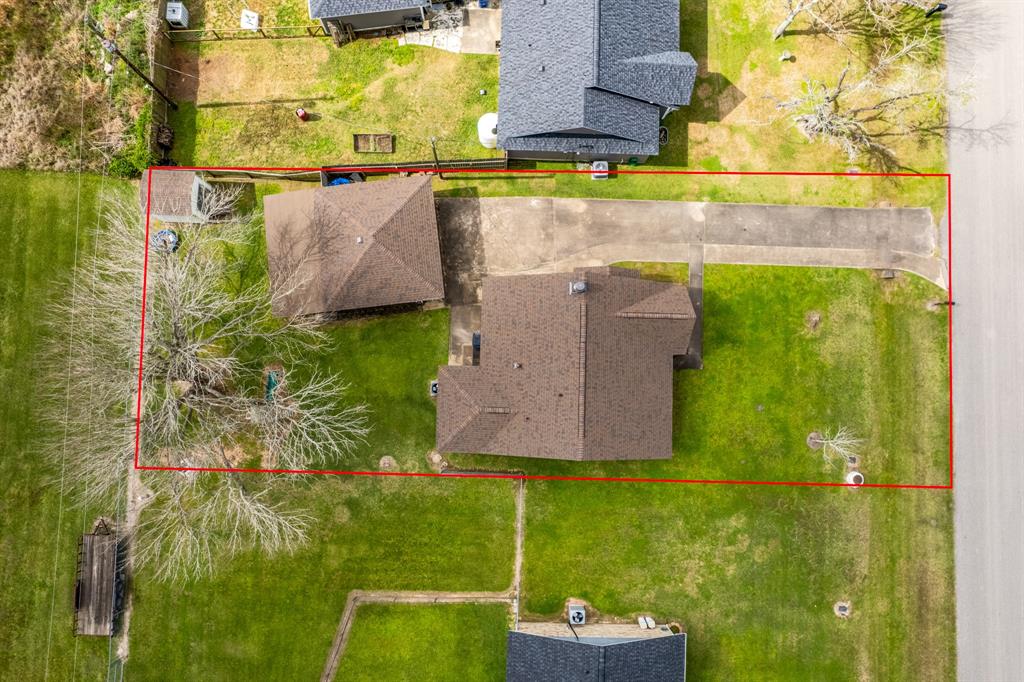 7129 Beechwood Drive, Angleton, Texas image 3