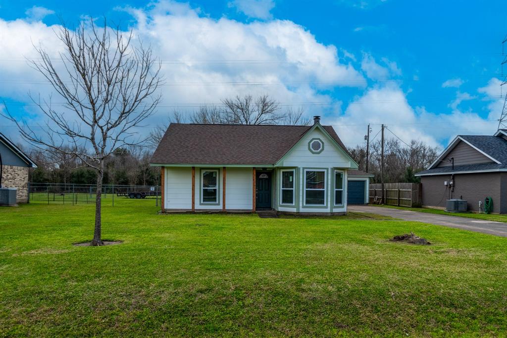 7129 Beechwood Drive, Angleton, Texas image 4