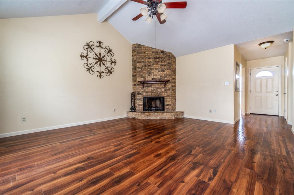 7129 Beechwood Drive, Angleton, Texas image 7