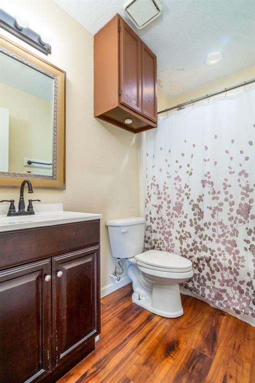 7129 Beechwood Drive, Angleton, Texas image 16