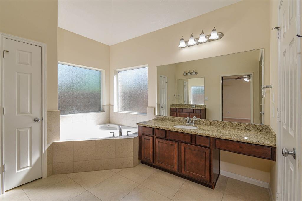 3210 Vintage View Lane, Pearland, Texas image 25
