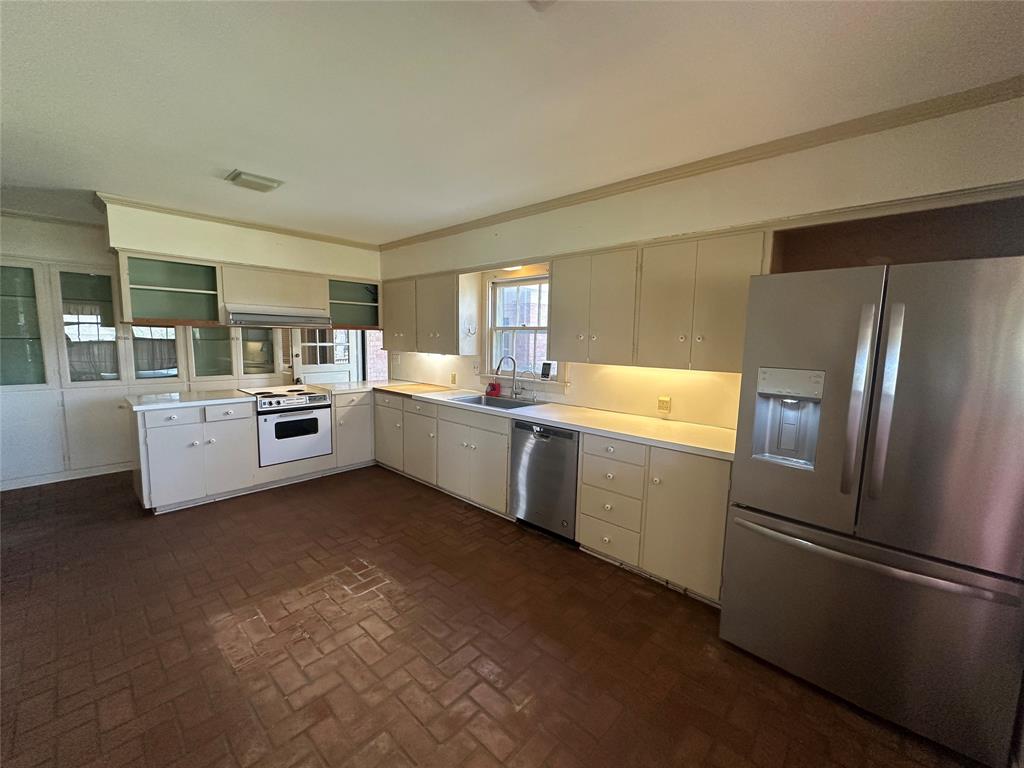 302 Cedar Circle, Brenham, Texas image 15
