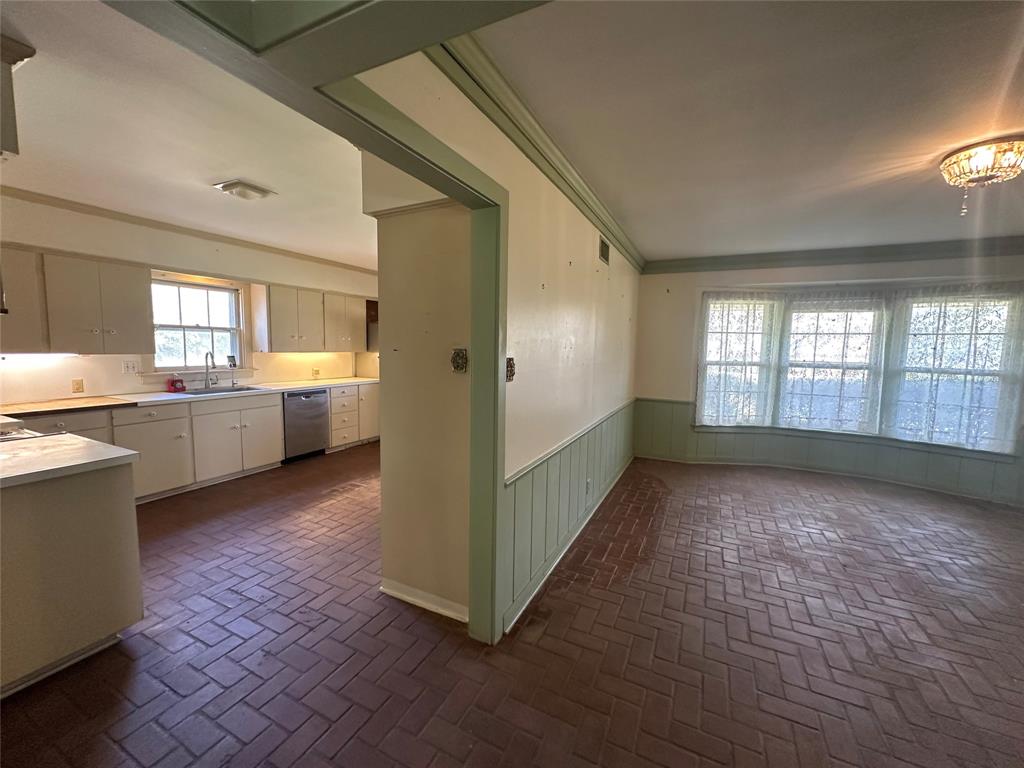 302 Cedar Circle, Brenham, Texas image 10