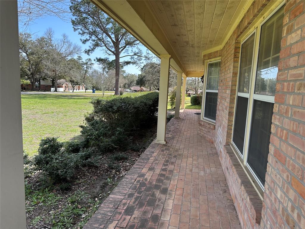 302 Cedar Circle, Brenham, Texas image 6