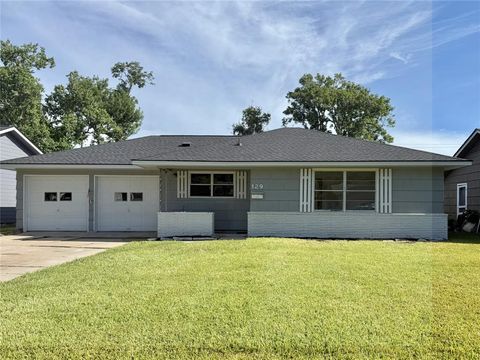 Photo of 129 Chestnut Street, Lake Jackson, TX 77566 (MLS # 73130118)