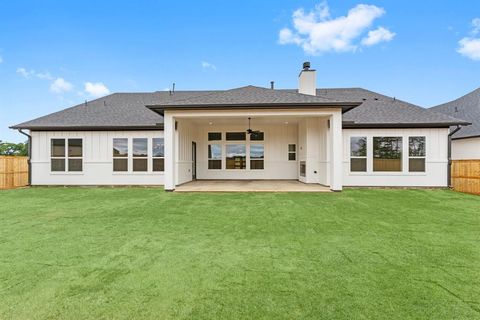 Single Family Residence in Magnolia TX 127 Shoveler Duck Way 24.jpg