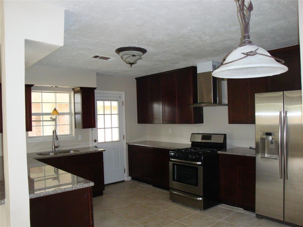10215 Cliffwood Drive, Houston, Texas image 1