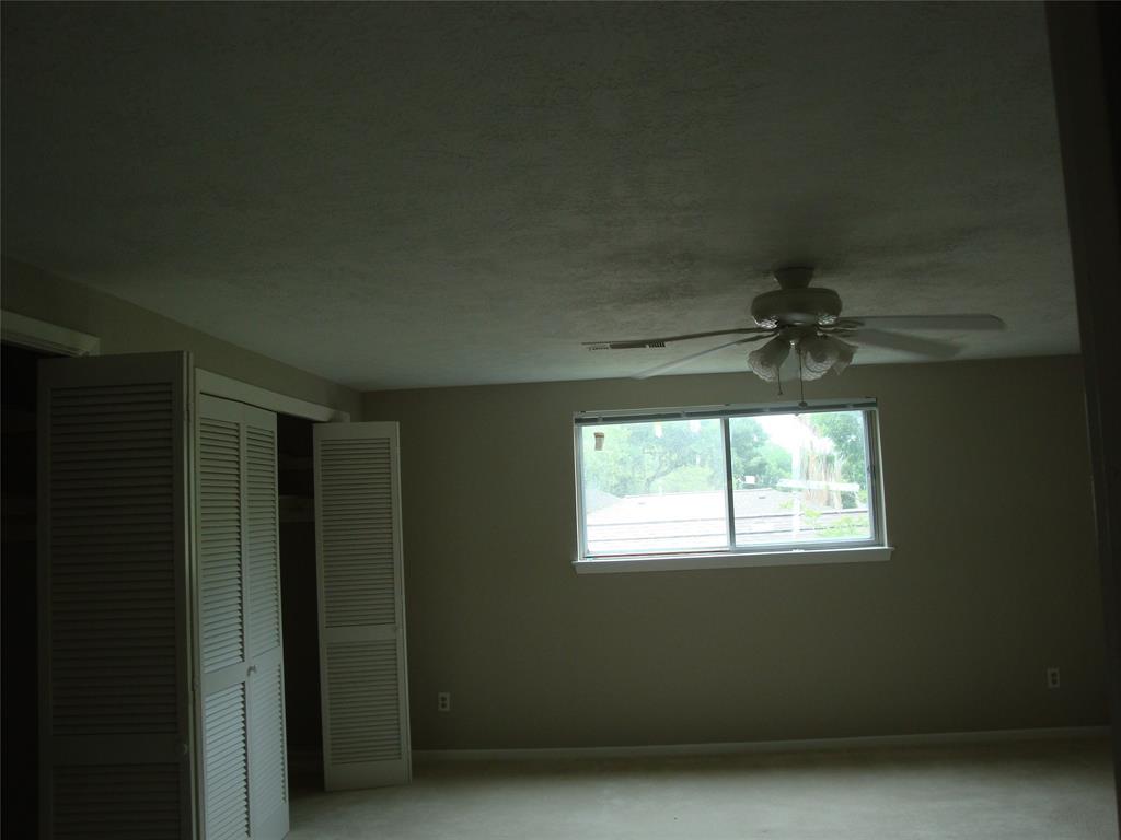 10215 Cliffwood Drive, Houston, Texas image 6