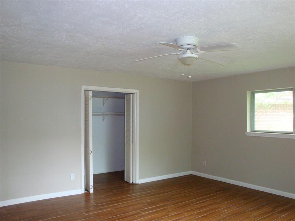 10215 Cliffwood Drive, Houston, Texas image 5