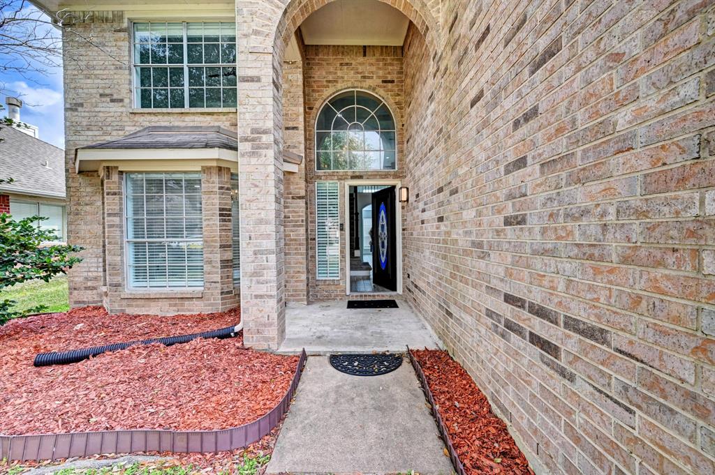 12915 Stratford Heights Drive, Sugar Land, Texas image 3