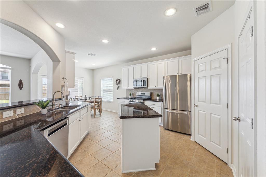 801 Dawn Ridge Way, Seabrook, Texas image 9