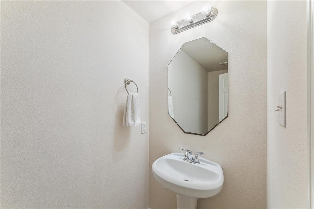 801 Dawn Ridge Way, Seabrook, Texas image 13