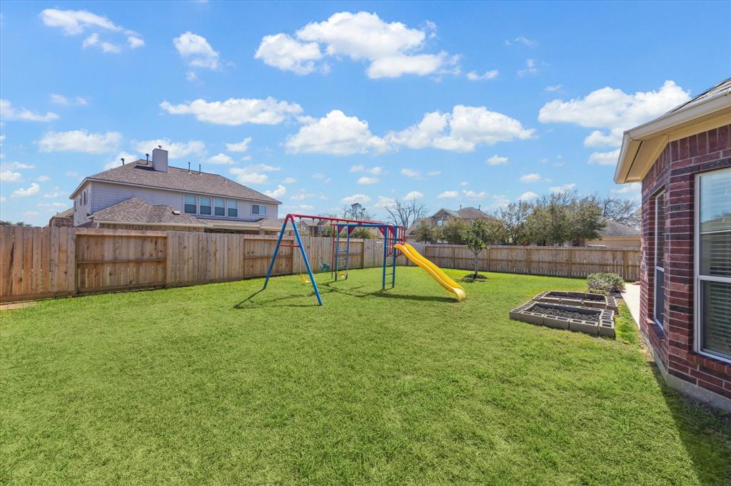 801 Dawn Ridge Way, Seabrook, Texas image 28