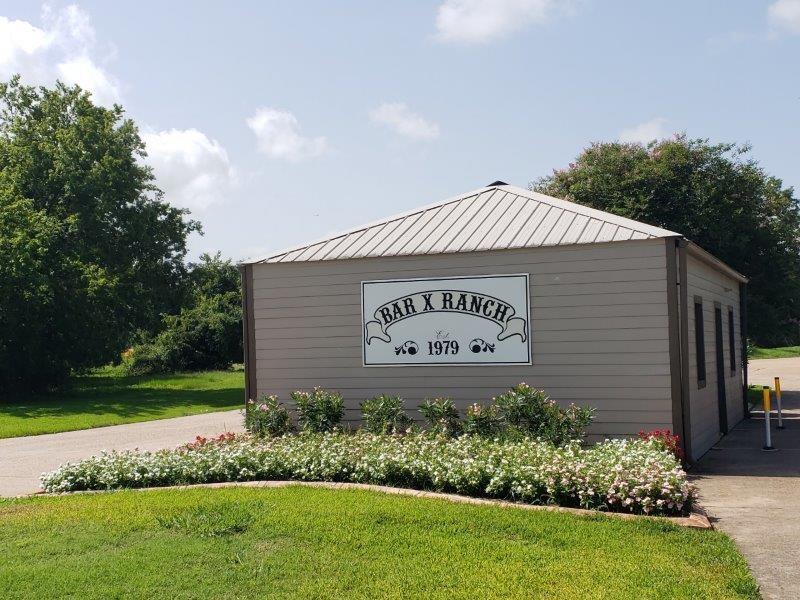 1425 Bronco Trail, Angleton, Texas image 11