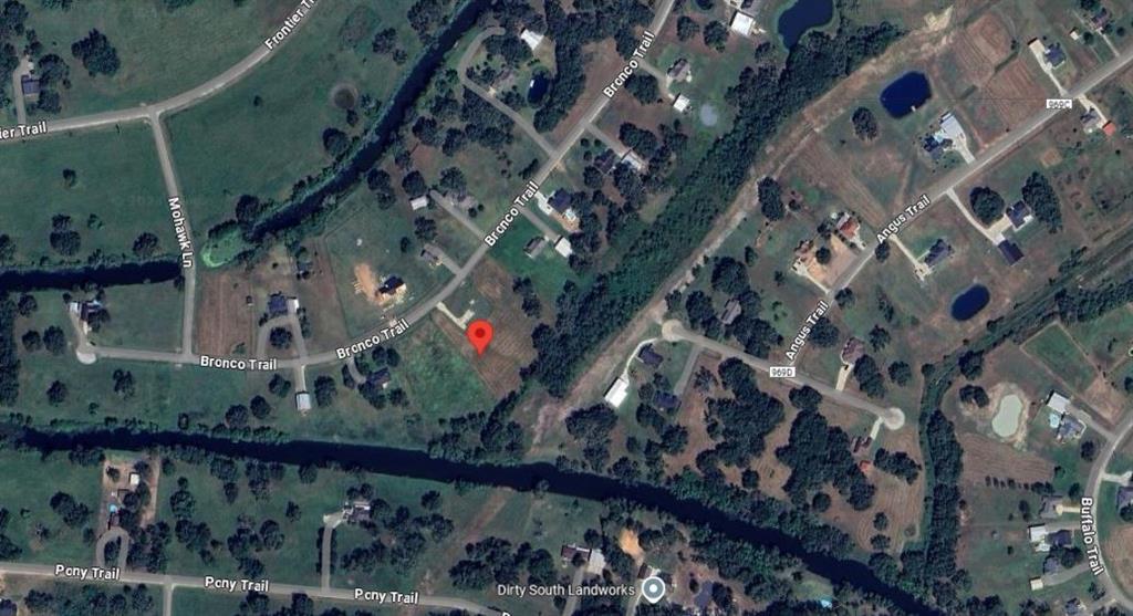 1425 Bronco Trail, Angleton, Texas image 2