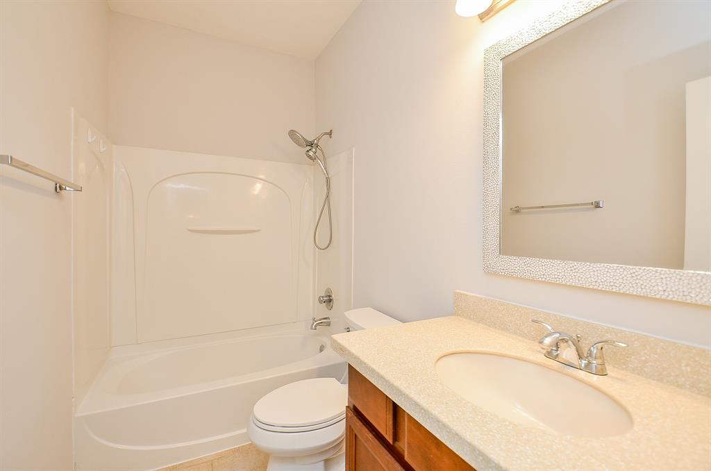 3911 Fallsbrook Court, Sugar Land, Texas image 23