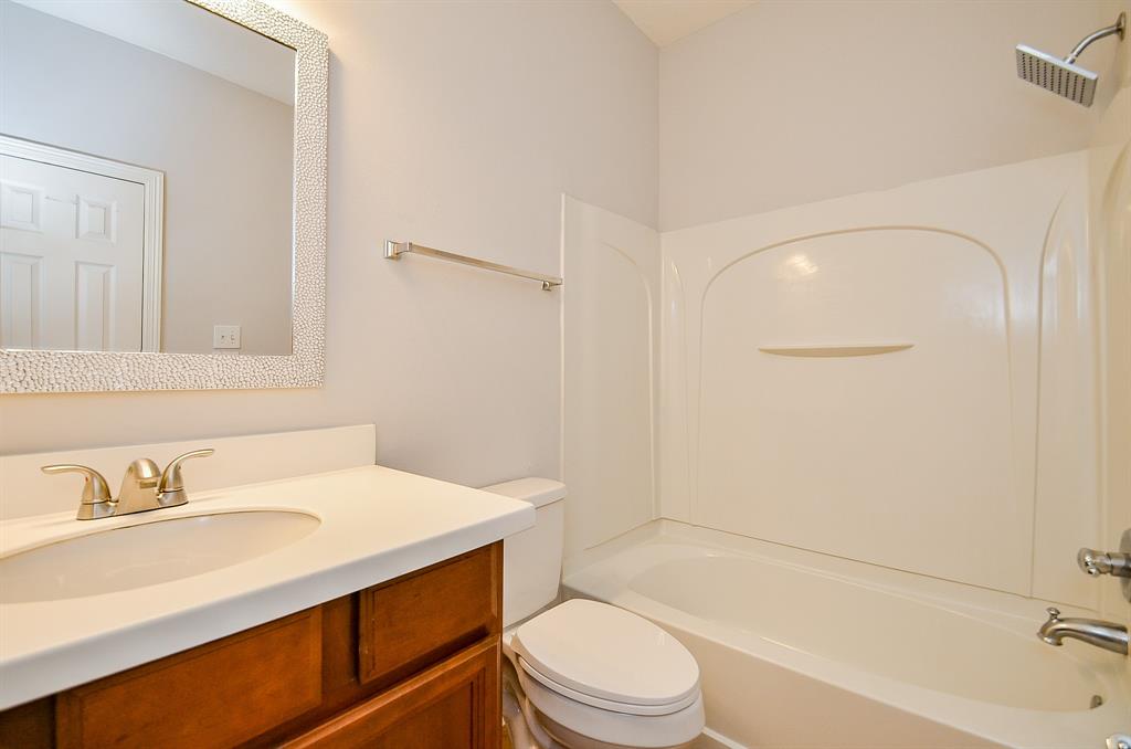 3911 Fallsbrook Court, Sugar Land, Texas image 27