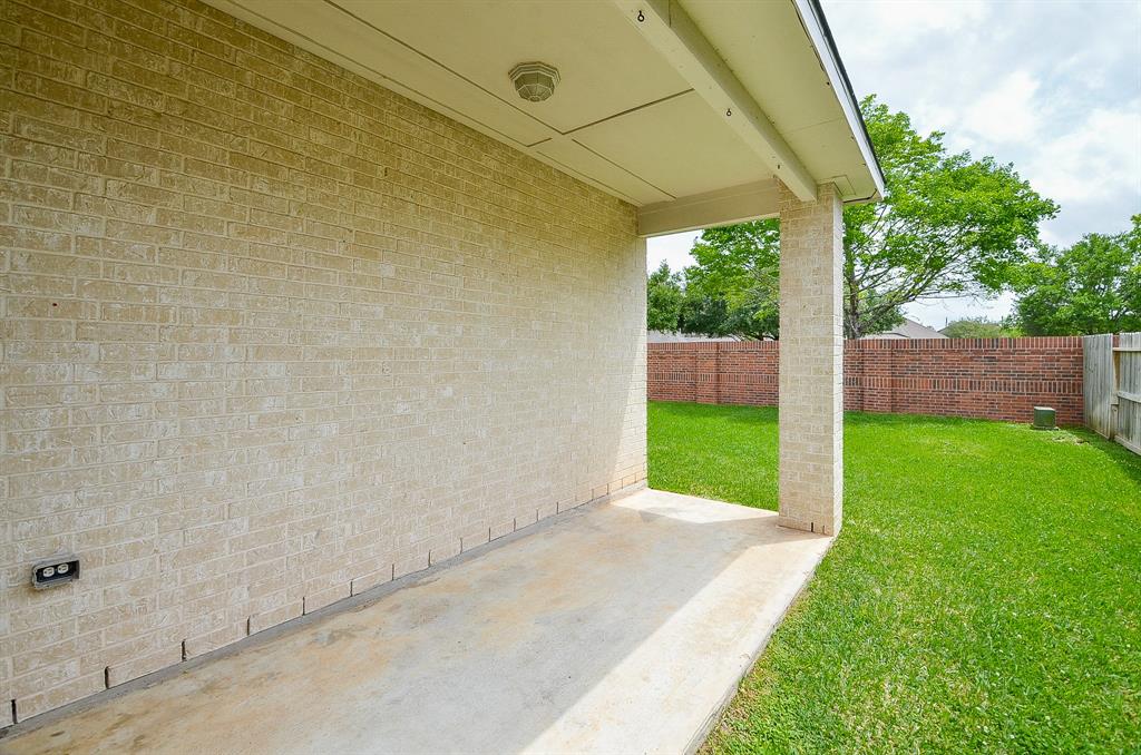 3911 Fallsbrook Court, Sugar Land, Texas image 28